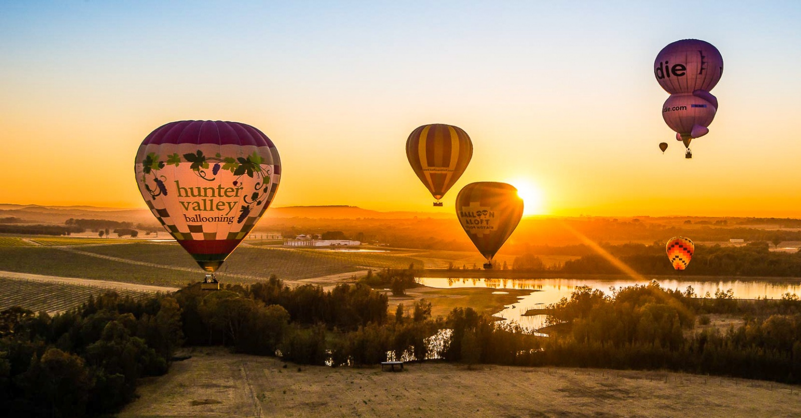  cropped-images Hunter Valley Ballooning over the vineyards-0-0-0-0-1616737293